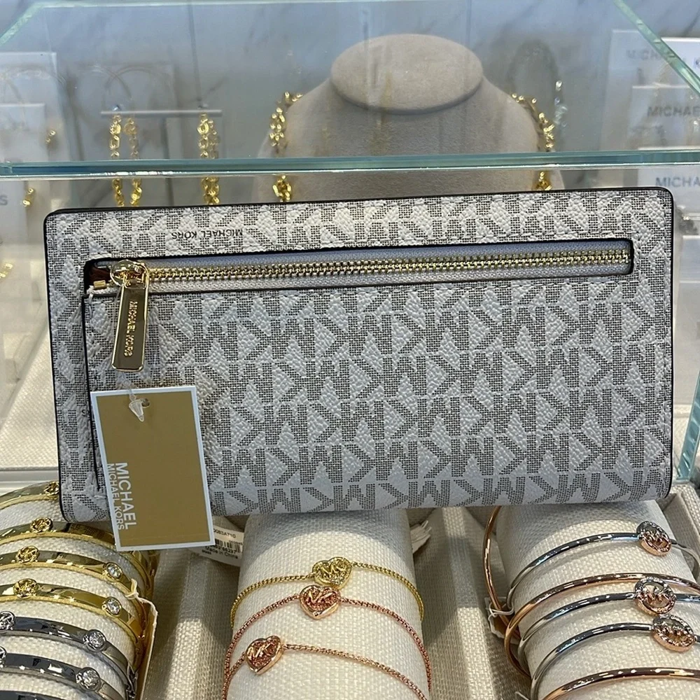 Michael Kors Reed Large Bifold Signature Snap Wallet Card Case Vanilla NWT